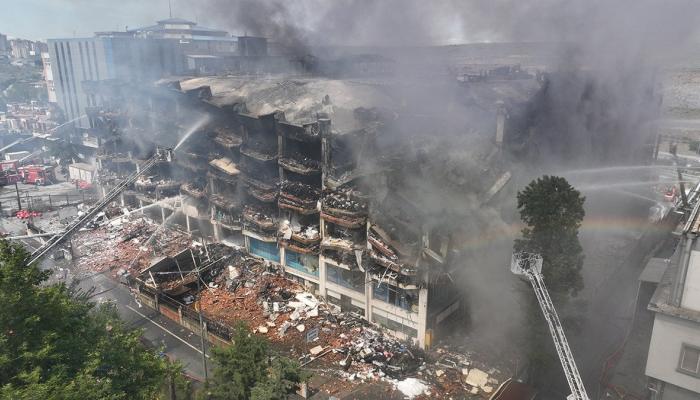 İstanbul’da sönmek bilmeyen yangın: Müdahale sürüyor
