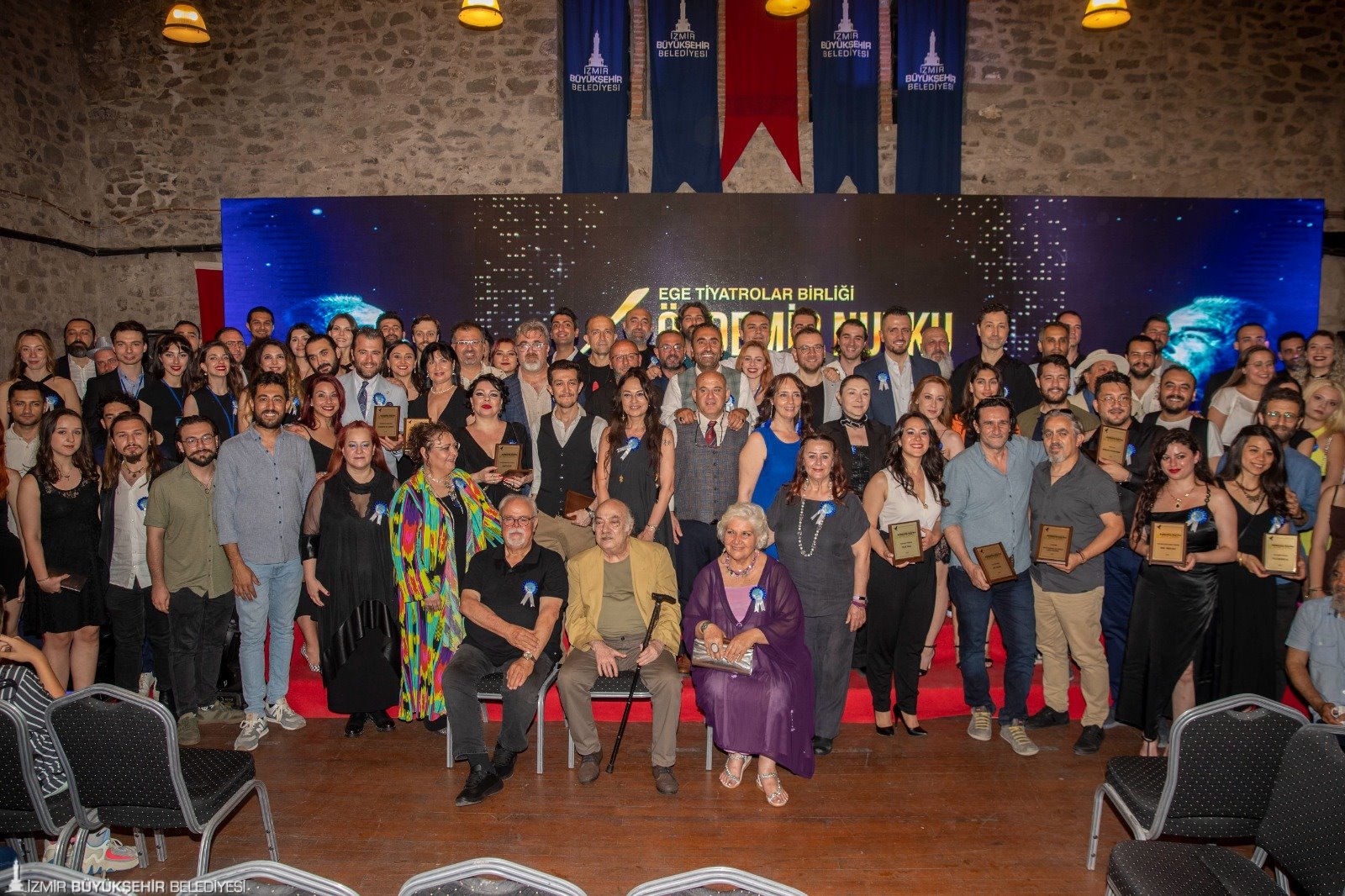 Ege Tiyatrolar Birliği tarafından dördüncü kez verilen Özdemir Nutku Tiyatro