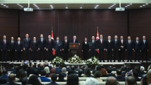 Cumhurbaşkanı ve AKP Genel Başkanı Recep Tayyip Erdoğan, Cumhurbaşkanlığı Hükümet