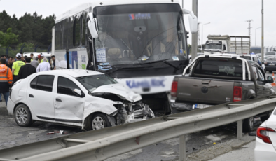 İstanbul’da korkunç kaza: Yolcu otobüsü araçları ezip geçti!