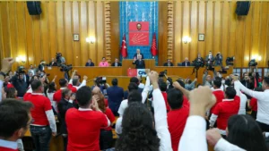 Parti Meclisi toplantısı, yaklaşık 5 saat süren bir süreçten sonra