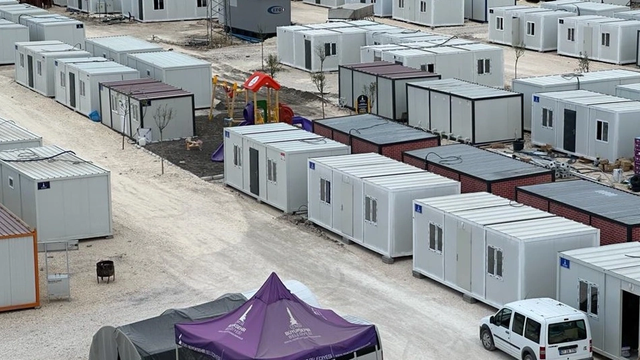 İzmir Büyükşehir Belediyesi, Adıyaman’da ikinci bir konteyner kenti tamamladı. İnşası