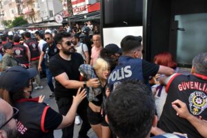 İzmir Valiliği, önceki gün yaptığı açıklamayla, 11’inci Onur Haftası kapsamında