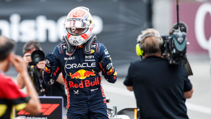 Hollandalı pilot Max Verstappen, İspanya’da rahat kazandı