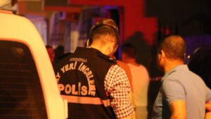 Olay, saat 21.00 sıralarında Yenigün Mahallesi 222/41 sokakta meydana geldi.