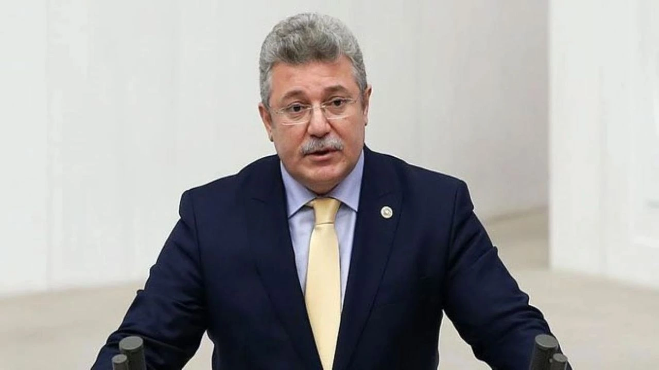 Gündemde dikkat çeken isimlerden biri olan Muhammet Emin Akbaşoğlu hakkında