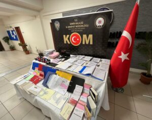 İl Emniyet Müdürlüğü Mali Suçlarla Mücadele Şubesi ekipleri, naylon fatura