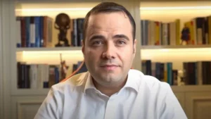 Ünlü akademisyen ve ekonomist Prof. Dr. Özgür Demirtaş İzmir Atatürk