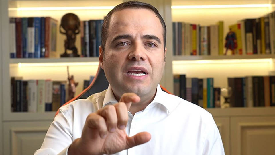 Özgür Demirtaş, Youtube kanalından yayımladığı videoda Hazine ve Maliye Bakanı