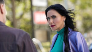 Yasak Elma dizisinde 6 sezondur yer aldığı başarılı performansıyla dikkatleri