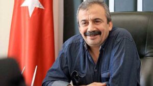 HDP’nin Meclis Başkanvekili Sırrı Süreyya Önder oldu. HDP Grup Başkanvekilleri ise