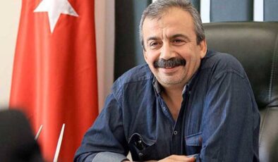 Sırrı Süreyya Önder HDP Meclis Başkanvekili oldu