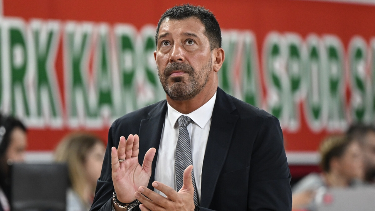 Sinan Erdem Spor Salonu’ndaki mücadele saat 20.00’de başlayacak. İlk maçta