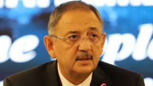 Çevre, Şehircilik ve İklim Değişikliği Bakanı Mehmet Özhaseki, deprem bölgesinde