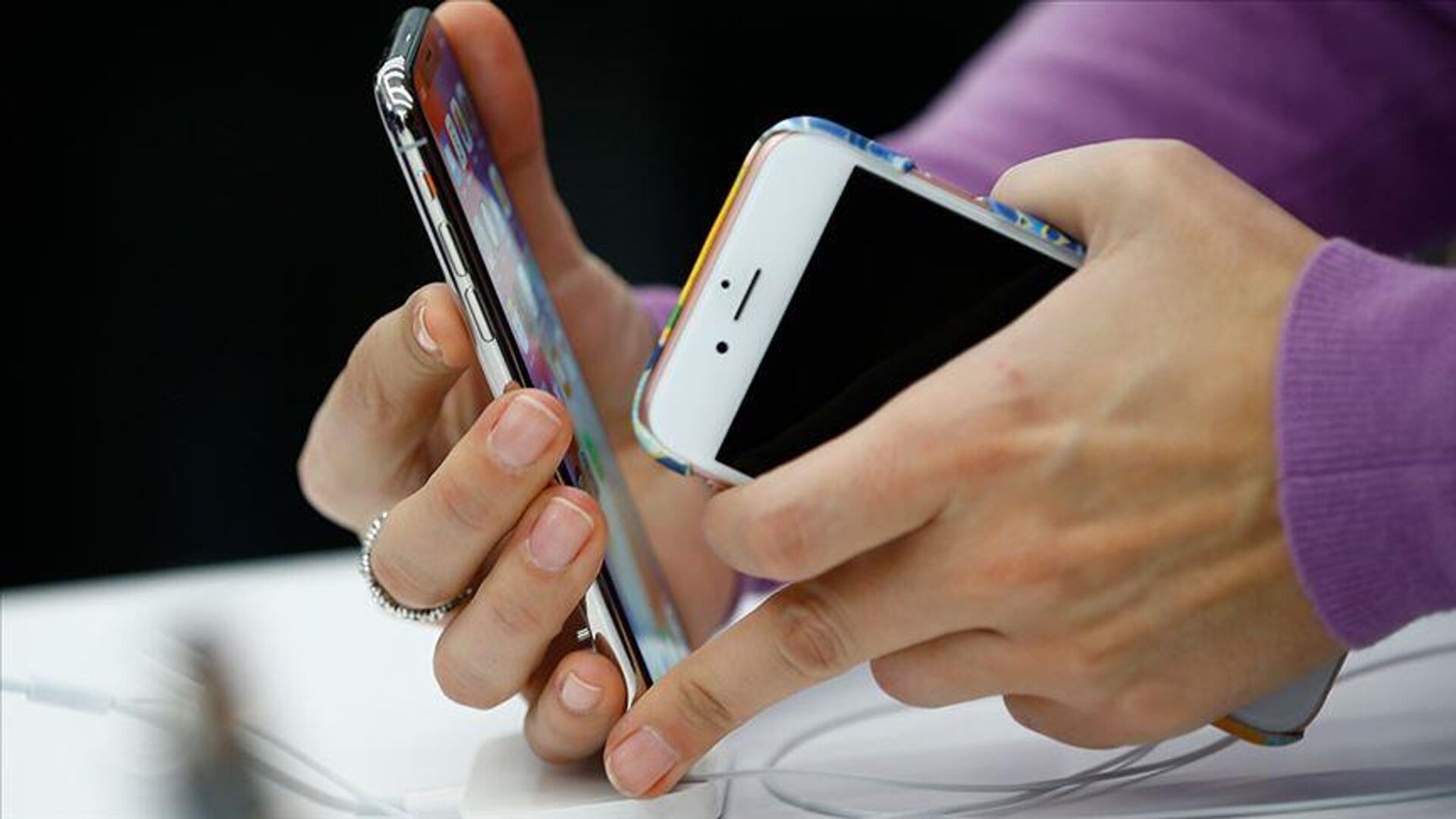 Resmi Gazete'de yayımlanan karara göre yurt dışından getirilen telefon harçları