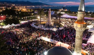 İzmir’de Demokrasi ve Birlik Ruhu: 15 Temmuz’da İzmir Valiliği’nden Konak’ta Özel Program