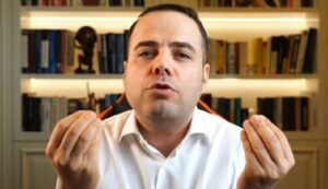 Ekonomist Prof. Dr. Özgür Demirtaş, emekli aylıklarına gelen zamma isyan etti. Demirtaş,