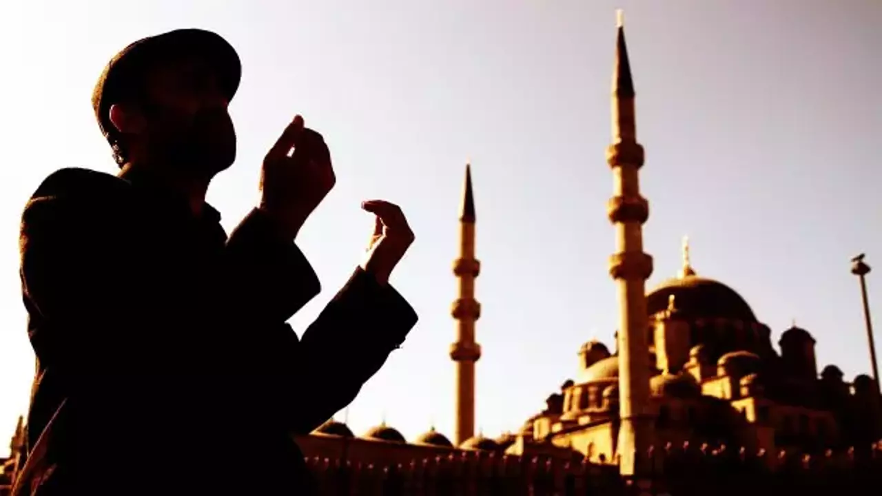 Muharrem Ayı Duaları ve Tesbihlerle Kalbinizi Diriltin! Muharrem ayında yapılacak olan ibadetler nelerdir? Hangi dualar okunur? Hangi