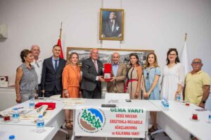 Gediz Havzası’ndaki kirliliğe dikkat çekmek için çalışmalarını sürdüren Başkan Tunç