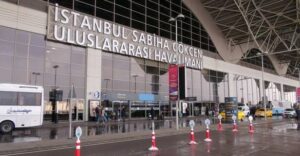 Sabiha Gökçen Havalimanı’nda yapılan alışverişin fişi sosyal medyada paylaşıldı. Fiyatların