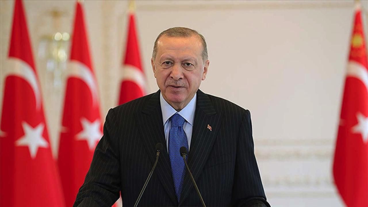 Cumhurbaşkanı Erdoğan’dan A Milli Kadın Voleybol Takımı’na tebrik mesajı Cumhurbaşkanı Recep Tayyip Erdoğan, Çin'i mağlup ederek FIVB Milletler Ligi