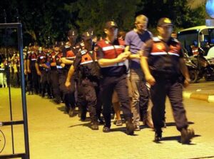 Aydın merkezli 7 ilde ikinci el araç sahiplerini sahte banka