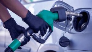 Benzine büyük zam geliyor