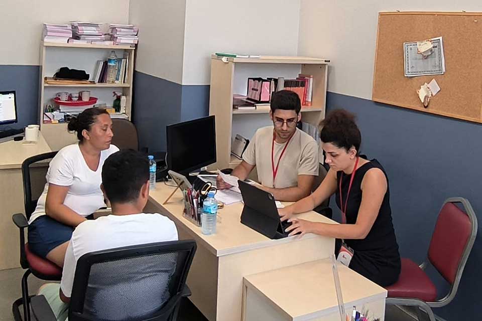 Sınavlardan sonra öğrencilerin en doğru tercihi yapmalarını sağlamayı amaçlayan Bayraklı