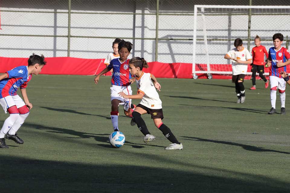 Bayraklı Belediyesi, cumhuriyetin 100’üncü yılına ithafen U-12 Cup Cumhuriyet Futbol