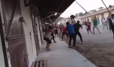 İzmir’de korkutan kavga: Taraflar birbirlerine küreklerle saldırdı!
