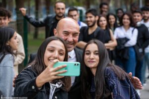 Türkiye’deki büyükşehir belediyelerinin üniversite öğrencilerine sunduğu hizmetler ve olanaklar ile