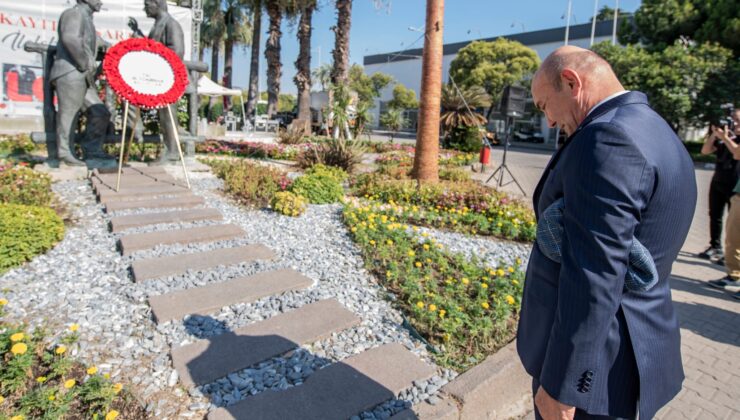 İzmir’de Lozan kutlamaları… Soyer’den Atatürk ve İnönü heykeline çelenk