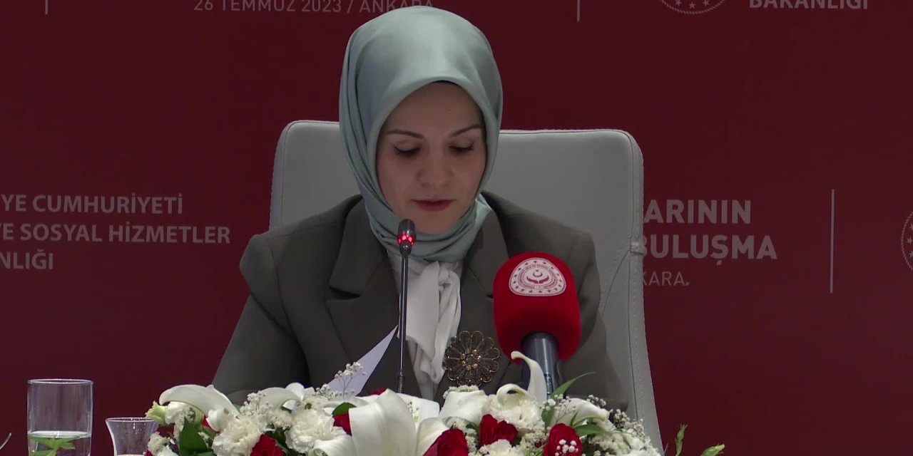 Aile ve Sosyal Hizmet Bakanı Mahinur Özdemir Göktaş, Ankara’da gazetecilerle