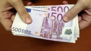 Euro kuru, bugün 29 lirayı aşarak rekor seviyeye ulaştı. Dolar/TL