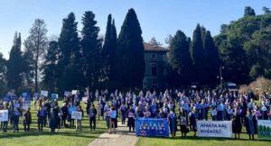 Boğaziçi Üniversitesi’nde rektörlük binası önündeki protestolara destek verdikleri sebebiyle kampüse