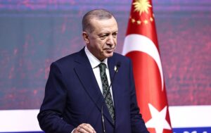 Cumhurbaşkanı Recep Tayyip Erdoğan, cuma namazı çıkışında basın mensuplarının sorularını yanıtladı.