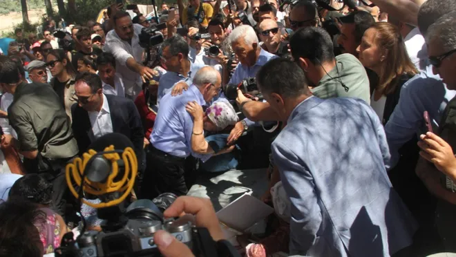 CHP lideri Kemal Kılıçdaroğlu, Akbelen direnişine katıldı. Köylüler tarafından büyük