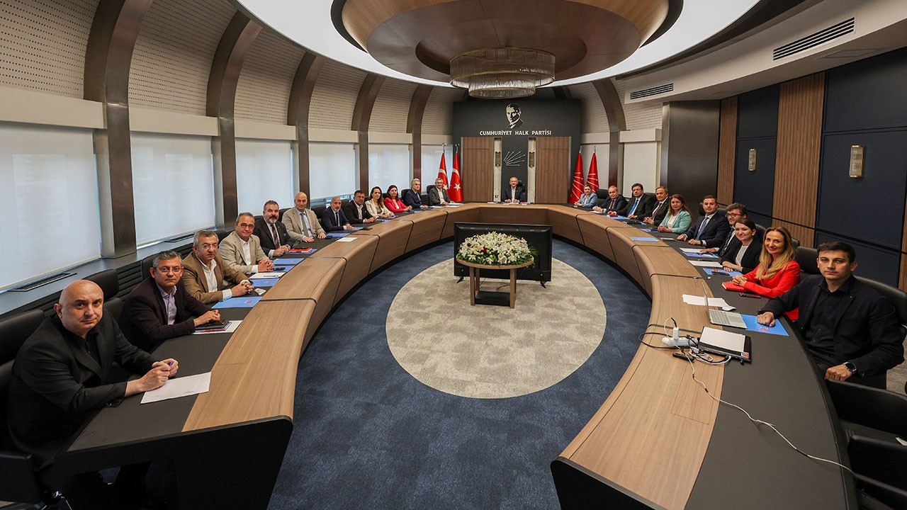 İmamoğlu’nun sızdırılan online toplantısı CHP MYK gündemine alındı! Bu hafta yapılacak CHP MYK toplantısındaki gündemlerden biri de İmamoğlu'nun