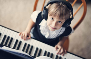 Modern hayatın hızına ayak uydurduğumuz 21. yüzyılda, müzik adeta bir