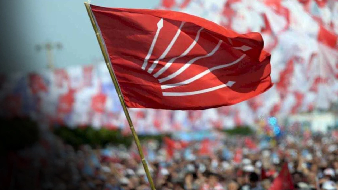 CHP'de delege seçimleri hızla devam ediyor. İzmir'in Karşıyaka ilçesinin önemli