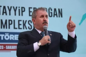 Büyük Birlik Partisi (BBP) Genel Başkanı Mustafa Destici, Milli Eğitim