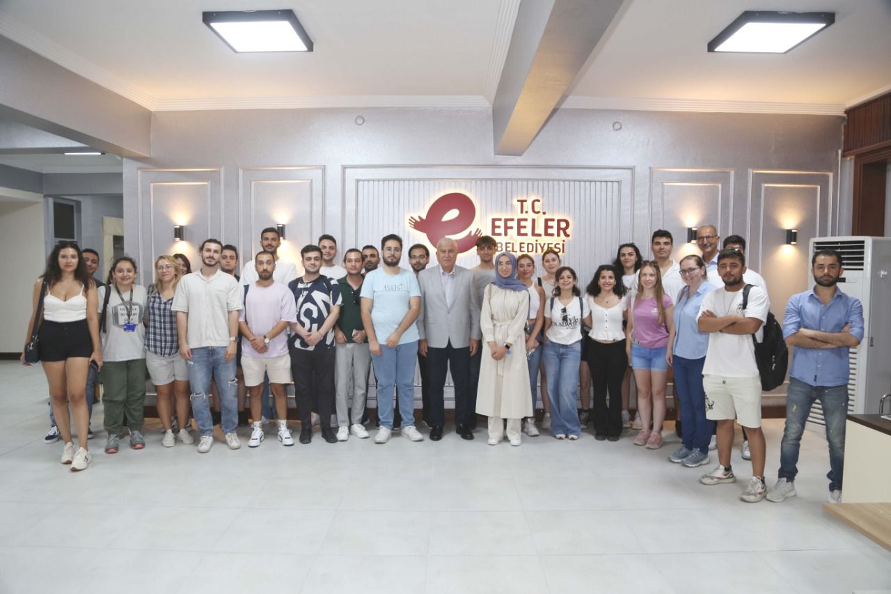 Efeler Belediyesi Sağlık İşleri Müdürü Dr. Eralp Atay, belediye birimlerinin