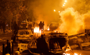 Fransa, 17 yaşındaki bir gencin polis kurşunuyla öldürülmesi sonrasında başlayan