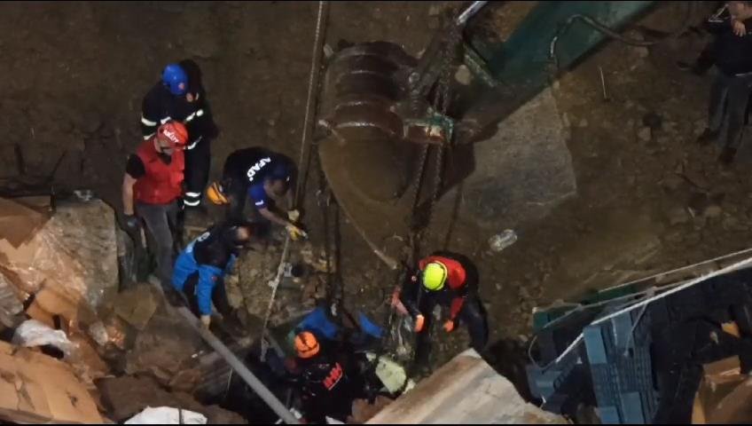 Giresun’un Yağlıdere ilçesinde meydana gelen şiddetli yağışlar nedeniyle bir su