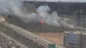 İstanbul Kağıthane'de yangın çıktı. Bölgeye çoks ayıda itfaiye ekibi geldi,