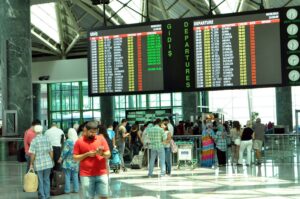 DHMİ verilerine göre İzmir Adnan Menderes Havalimanı 6 ayda 5