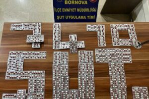 İzmir'in Bornova ilçesinde, polis ekiplerinin bir hafta içerisinde uyuşturucu satıcılarına