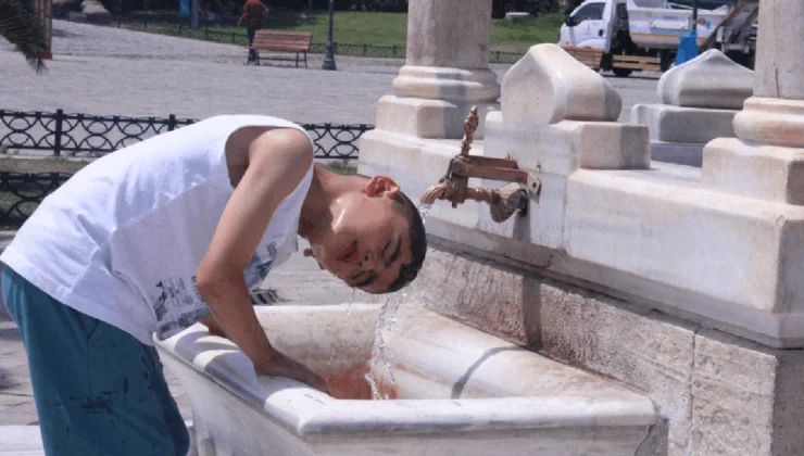 İzmir’de yılın en sıcak günü yaşanıyor: Termometreler rekor kırdı!