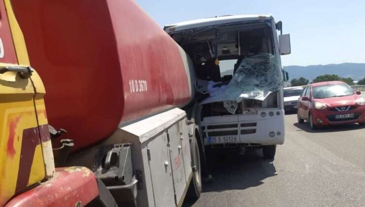 İzmir’de kaza: Maden işçilerini taşıyan araç tankerle çarpıştı!