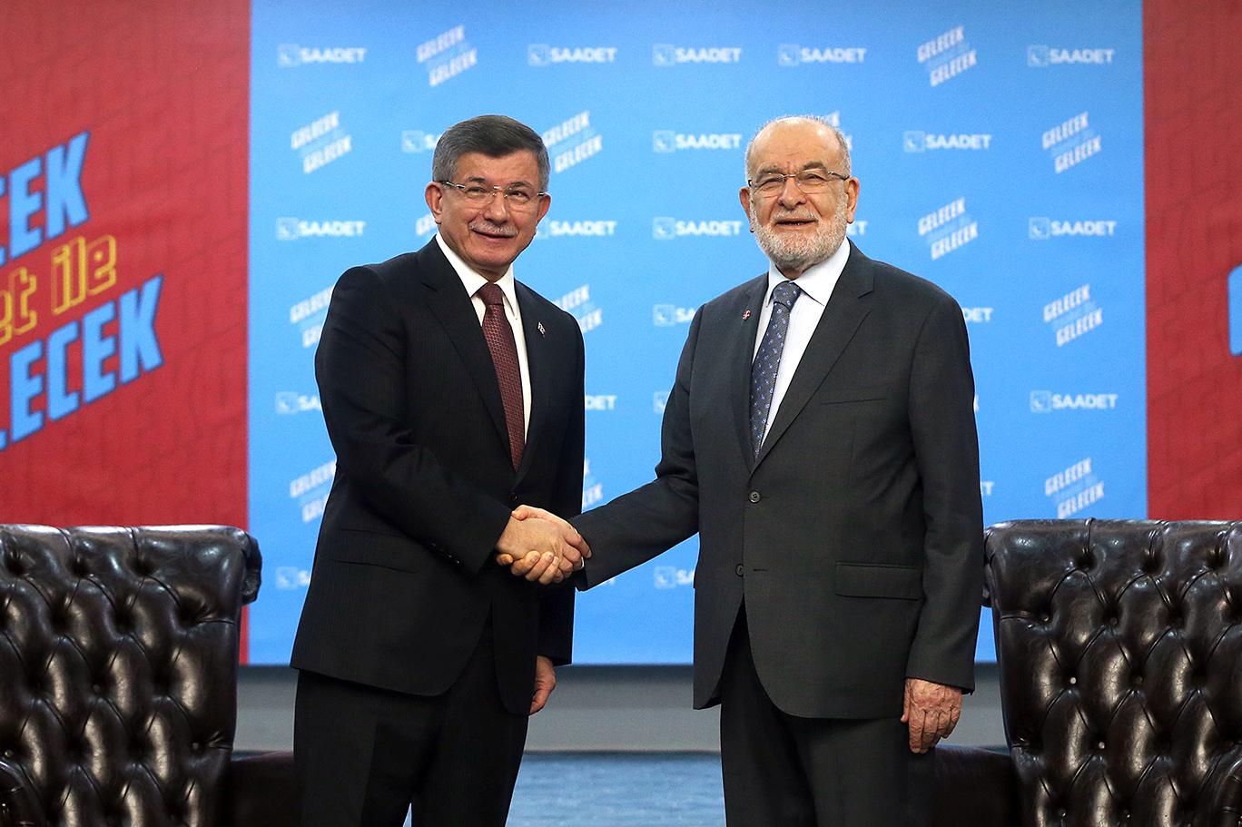 Gelecek ve Saadet partisi grup kurma kararının ardından Davutoğlu ve